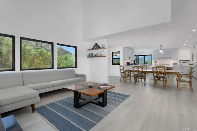 3453 Via Loma Vista, Escondido CA: https://media.crmls.org/mediaz/37d17603-d8e0-4765-a3c5-76729ee4d36a.jpg