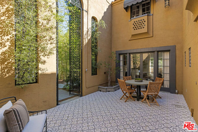 540 Mount Washington Drive, Los Angeles CA: https://media.crmls.org/mediaz/37d1947a-b073-4e91-b50d-3cdc615fbcf8.jpg