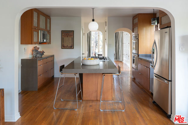 263 Lamont Drive, Los Angeles CA: https://media.crmls.org/mediaz/37d1cd0b-4dba-4599-bdc5-9d8d8bc5efc8.jpg