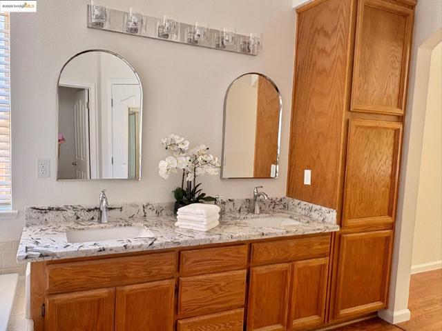 Image 12 of 24 For 453 Brennen Cir