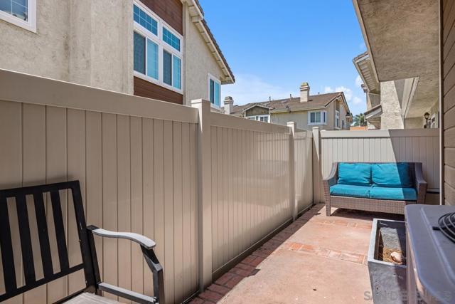 10160 Palm Glen Dr, Santee CA: https://media.crmls.org/mediaz/37d1f708-fea5-4ac6-91f5-646e27bf364a.jpg