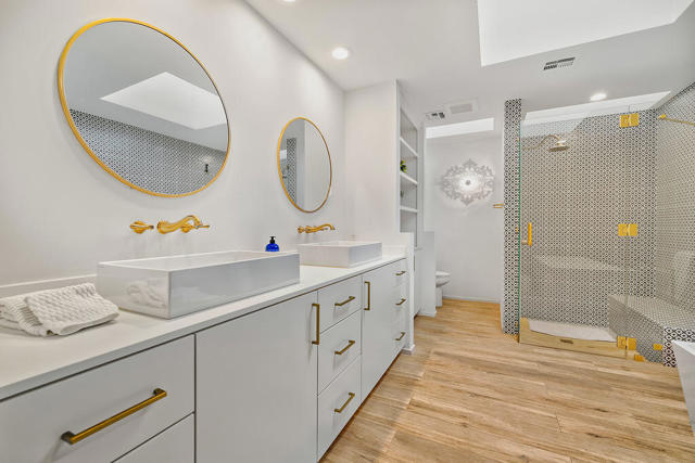 12 Sussex Court, Rancho Mirage CA: https://media.crmls.org/mediaz/37d26ed5-2322-49fc-80c6-6ec0bcd4d0bf.jpg