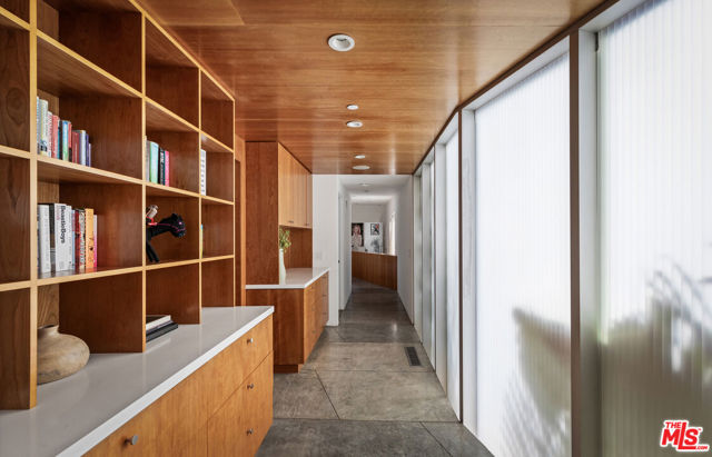 3813 Ronda Vista Place, Los Angeles CA: https://media.crmls.org/mediaz/37d2bce6-7bde-4e70-a964-37be53f5f53a.jpg