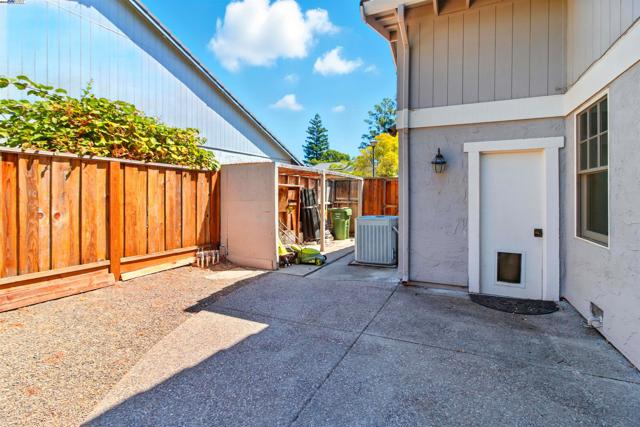 2673 Velvet Way, Walnut Creek CA: https://media.crmls.org/mediaz/37d2c9ae-7c46-4d51-8c03-96c7cef4f5ac.jpg