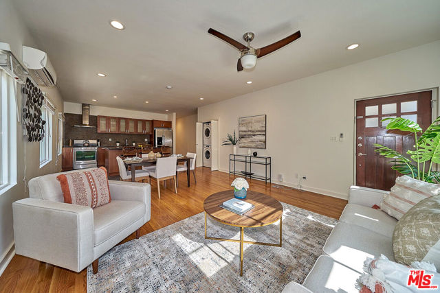 614 N Genesee Avenue, Los Angeles CA: https://media.crmls.org/mediaz/37d2d367-c335-430b-a5ac-9802b6c917d5.jpg