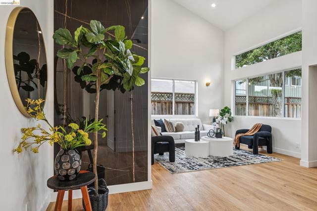 Image 32 of 45 For 1009 Everett