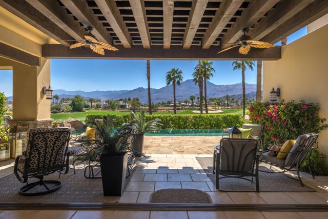 80675 Via Portofino, La Quinta CA: https://media.crmls.org/mediaz/37d38ca5-a468-447b-af8c-d7daccf9d2a1.jpg