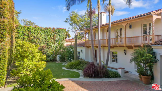221 S Beverly Glen Boulevard, Los Angeles CA: https://media.crmls.org/mediaz/37d3f7c9-fc80-454f-9a36-19c509a7fa07.jpg