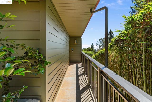 1148 Cragmont Ave, Berkeley CA: https://media.crmls.org/mediaz/37d4a1fc-61da-49ba-8418-7b016a10a3d6.jpg