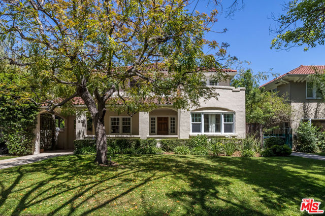 1622 N Orange Grove Avenue, Los Angeles CA: https://media.crmls.org/mediaz/37d4c01a-6e2f-4a19-bd14-8a965f5609fa.jpg