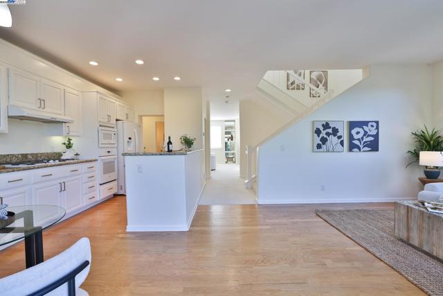 11030 Via Sorrento, Cupertino CA: https://media.crmls.org/mediaz/37d4c6ee-4737-497f-a641-513073ab024d.jpg