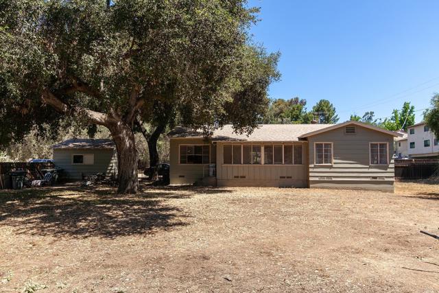 1453 OLIVEWOOD LN, Alpine CA: https://media.crmls.org/mediaz/37d4fe26-a881-47a7-a13f-f574e8bd87fb.jpg