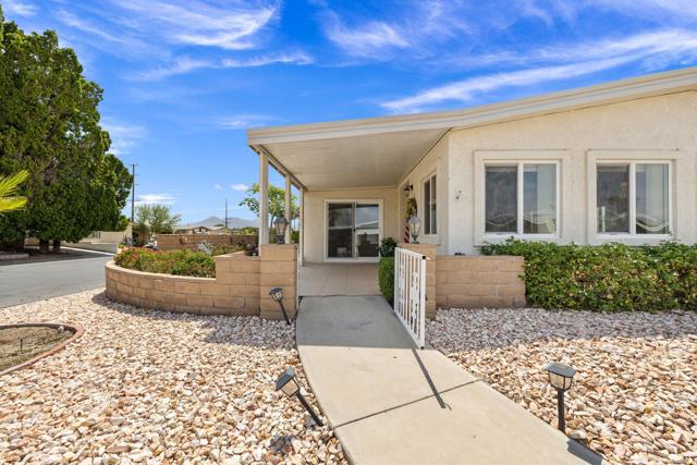 39551 Hidden Water Place, Palm Desert CA: https://media.crmls.org/mediaz/37d56084-55b6-40d2-a414-9b0e53cfbe2a.jpg