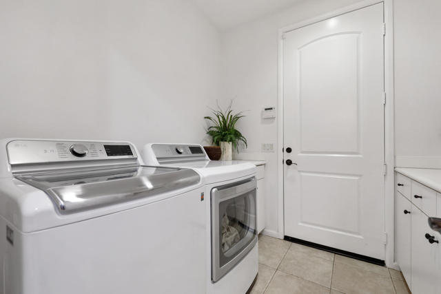 Image 25 of 38 For 81961 Contento Street