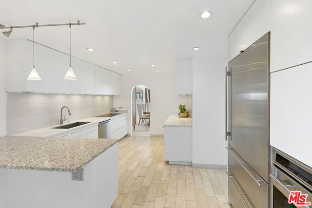 29672 Zuma Bay Way, Malibu CA: https://media.crmls.org/mediaz/37d6468d-3809-4d26-9eba-7703436a4284.jpg