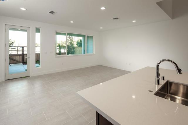 153 Compass Drive, Napa CA: https://media.crmls.org/mediaz/37d750cc-bfe1-4134-9a3b-69a3075083e4.jpg