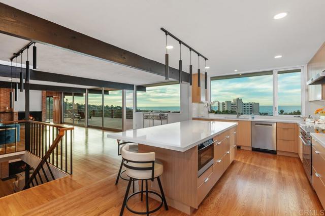 Detail Gallery Image 5 of 28 For 2614 Costebelle, La Jolla,  CA 92037 - 5 Beds | 6/1 Baths