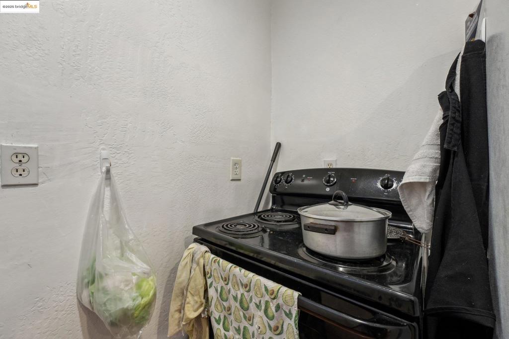 https://media.crmls.org/mediaz/37d8144d-1d25-4b25-ab8a-112c827eea26.jpg?preset=X-Large