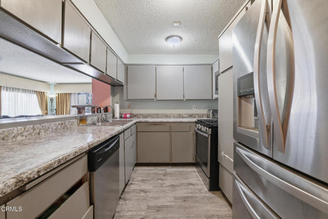 Detail Gallery Image 3 of 25 For 574 Ebbtide Cir, Port Hueneme,  CA 93041 - 3 Beds | 2 Baths