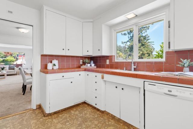 656 Prospect, Santa Cruz CA: https://media.crmls.org/mediaz/37d89d53-41ea-4e86-ba3a-89c5b226bacb.jpg