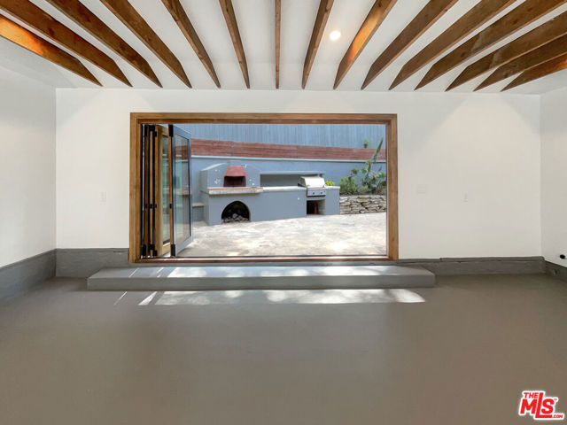 2252 Verde Oak Drive, Los Angeles CA: https://media.crmls.org/mediaz/37d8ca04-21bb-45d2-bfa3-e72a095834d3.jpg