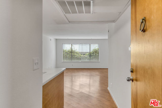 2121 Beloit Avenue, Los Angeles CA: https://media.crmls.org/mediaz/37d8f431-e9f0-4b04-9340-bf93b2a4068d.jpg