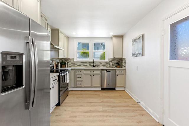 1032 Toyon Drive, Burlingame CA: https://media.crmls.org/mediaz/37d92ace-ea77-48ac-9dbb-3592cb634be9.jpg