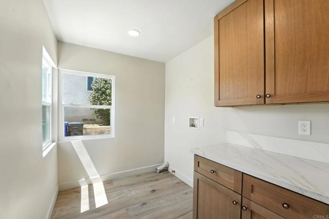 3777 Poe Street, San Diego CA: https://media.crmls.org/mediaz/37d92d73-8612-4e55-a7e7-0e3475d0e7cc.jpg