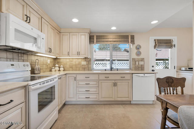 31328 Village 31, Camarillo CA: https://media.crmls.org/mediaz/37da11d9-9d27-417b-9f28-8ca9543d06ec.jpg