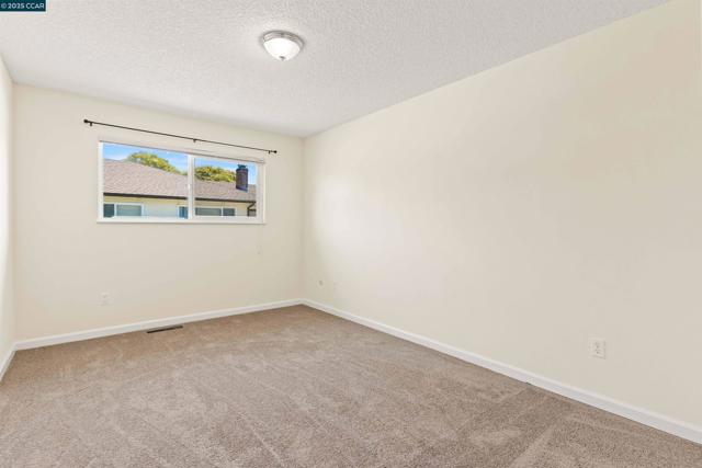 4045 Hoen Ave, Santa Rosa CA: https://media.crmls.org/mediaz/37da6eb1-439b-4009-857a-c9071f83262d.jpg