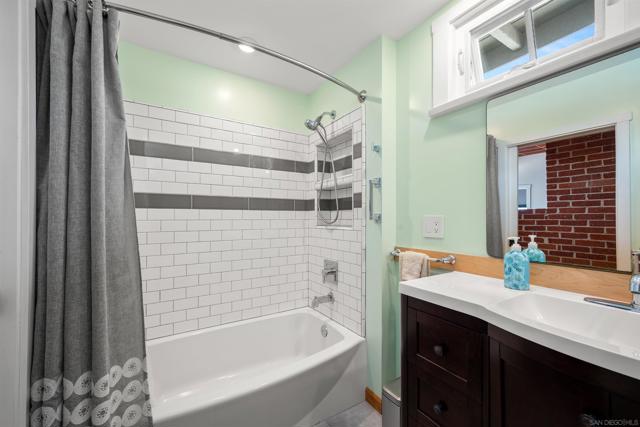 1971 Ebers Street, San Diego CA: https://media.crmls.org/mediaz/37da9798-8d03-4f22-8bae-39844918cfdd.jpg
