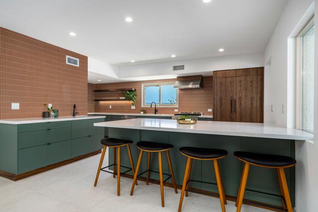 48335 Alan Circle, Palm Desert CA: https://media.crmls.org/mediaz/37daef90-1fad-4d20-afce-37fb33072e48.jpg