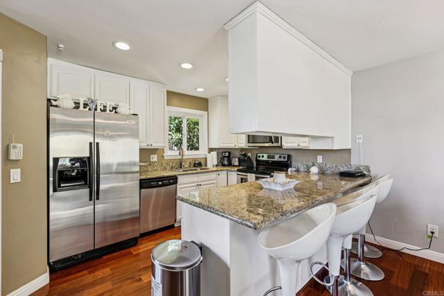3843 Riviera Drive, San Diego CA: https://media.crmls.org/mediaz/37dbc9c7-ef21-4739-80f9-1e256e488bdd.jpg