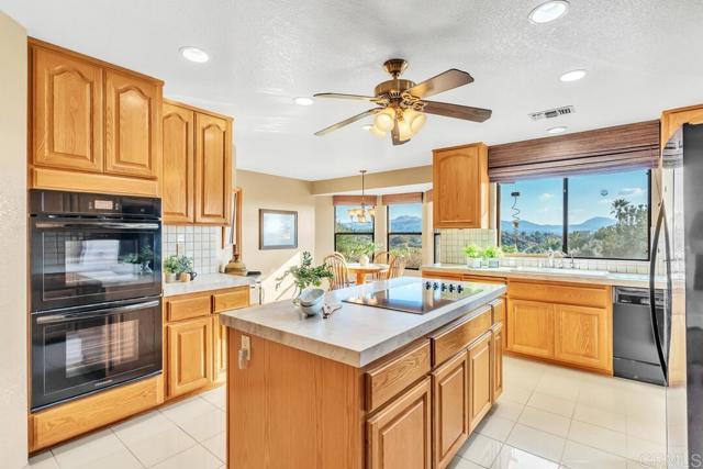 Detail Gallery Image 6 of 47 For 2302 Shaylene Way, Alpine,  CA 91901 - 3 Beds | 2/1 Baths