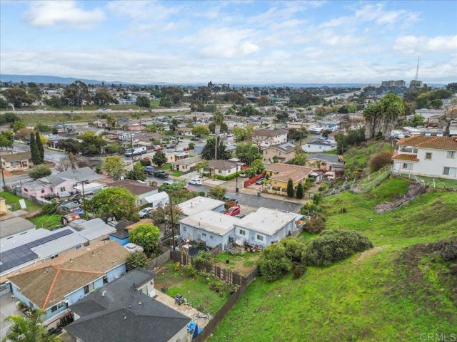 3260 64 Steel Street, San Diego CA: https://media.crmls.org/mediaz/37dcbb87-4ce7-41c5-9806-c365edb3f753.jpg
