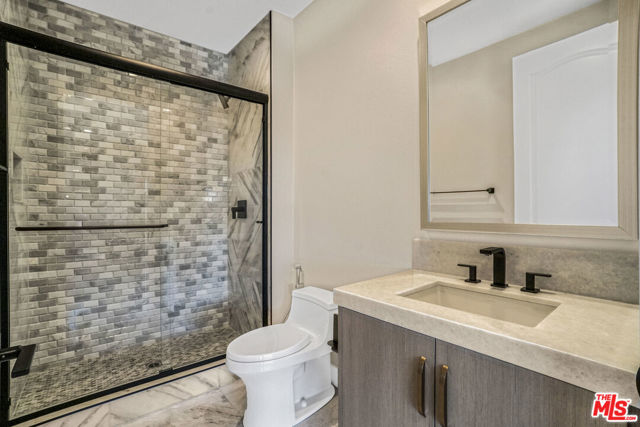 11848 N Hillsborough Lane, Porter Ranch CA: https://media.crmls.org/mediaz/37dcc11f-df6d-4951-a7b7-47f70d6108b8.jpg