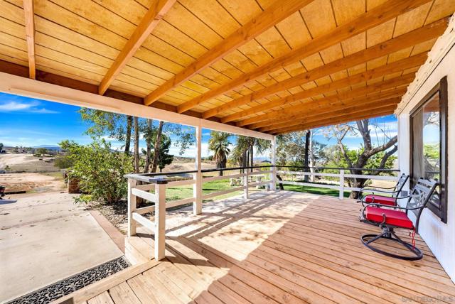 40110 Angora Ln, Temecula CA: https://media.crmls.org/mediaz/37dcc23a-e37a-498b-8444-fa7c473ec59b.jpg
