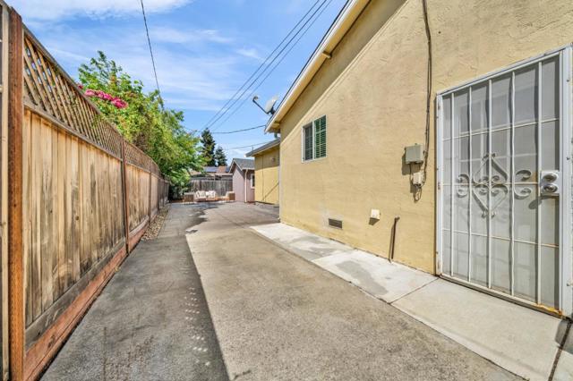 5585 Shana Street, Fremont CA: https://media.crmls.org/mediaz/37dd3126-b51c-4129-b0a9-4cd7acd773c5.jpg