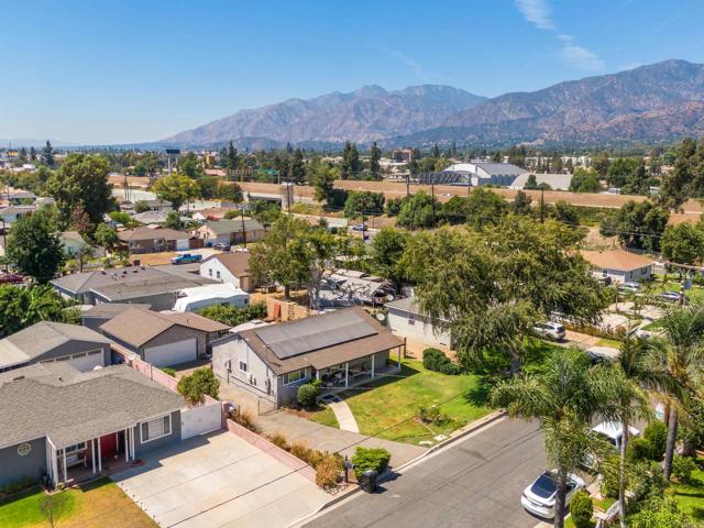 1617 Fairdale Avenue, Duarte CA: https://media.crmls.org/mediaz/37dd46b1-cb69-46a3-8c68-0d0bb7112782.jpg