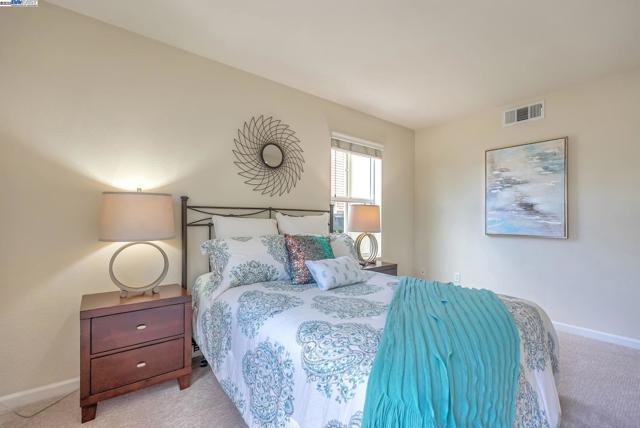 4432 Hyde Cmn, Fremont CA: https://media.crmls.org/mediaz/37dd5a44-c84c-401b-83c0-4d82babf48d9.jpg