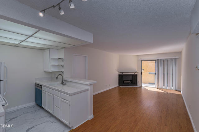 Detail Gallery Image 3 of 25 For 355 S Madison Ave #320,  Pasadena,  CA 91101 - 2 Beds | 2 Baths