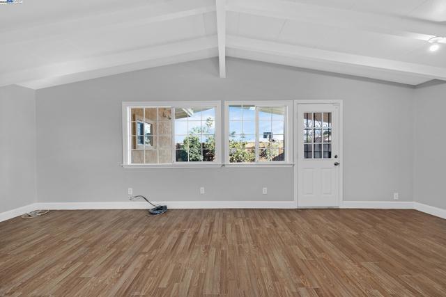 27946 Pompano Ave, Hayward CA: https://media.crmls.org/mediaz/37dde058-c202-4e35-a440-c6522c041706.jpg