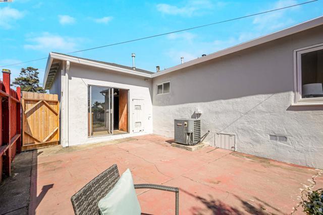 23639 Odom Dr, Hayward CA: https://media.crmls.org/mediaz/37dde8e8-b27c-4682-82af-f36ae6b7bdd8.jpg