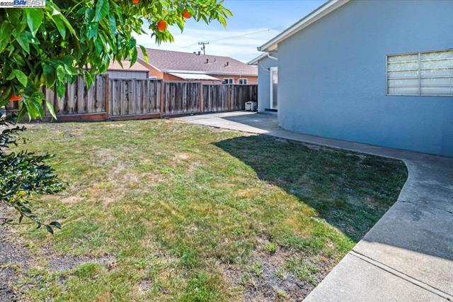 4105 Heyer Ave, Castro Valley CA: https://media.crmls.org/mediaz/37dfe8d7-79e2-42d2-b2ce-4187937efdc7.jpg