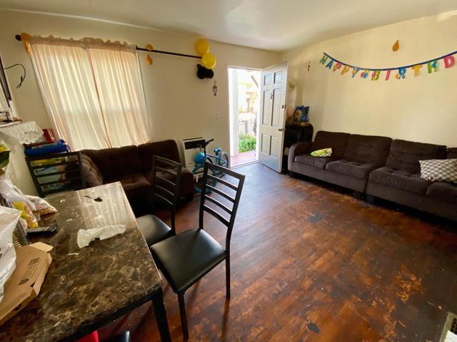 1507 E 15th Street, Oakland CA: https://media.crmls.org/mediaz/37e019c7-1e2c-40dc-bb15-711bf3d37b8b.jpg