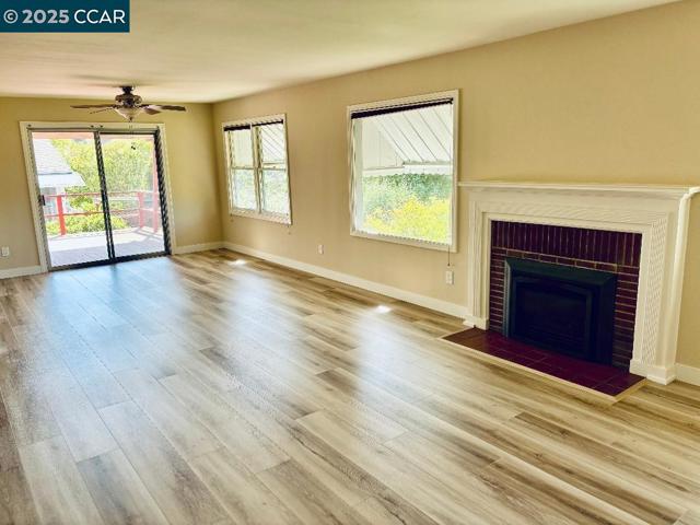 1011 Harbor View Dr, Martinez CA: https://media.crmls.org/mediaz/37e122eb-2230-4c00-8e63-3bde777a7618.jpg