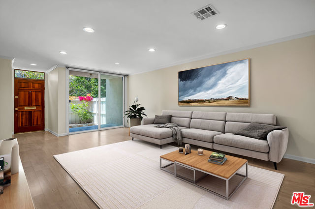 5215 Sepulveda Boulevard, 8B photo 4