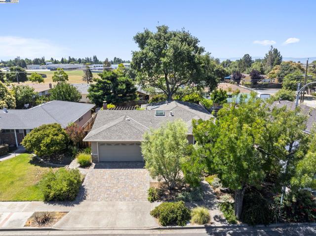 4580 Theresa Ave, Fremont CA: https://media.crmls.org/mediaz/37e23666-42fc-465d-bfcf-16895e7fac4f.jpg