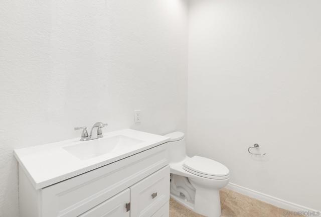 14231 Fox Run Row, San Diego CA: https://media.crmls.org/mediaz/37e246f8-67ac-446b-85e4-6e83a5acaaba.jpg