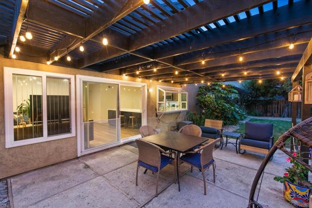 1554 Traveld Way, Encinitas CA: https://media.crmls.org/mediaz/37e35caf-cb36-42dd-a15d-59c9a0e5e872.jpg